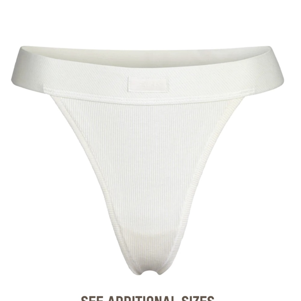 SKIMS cotton ribbed thong in Bone NWT size M